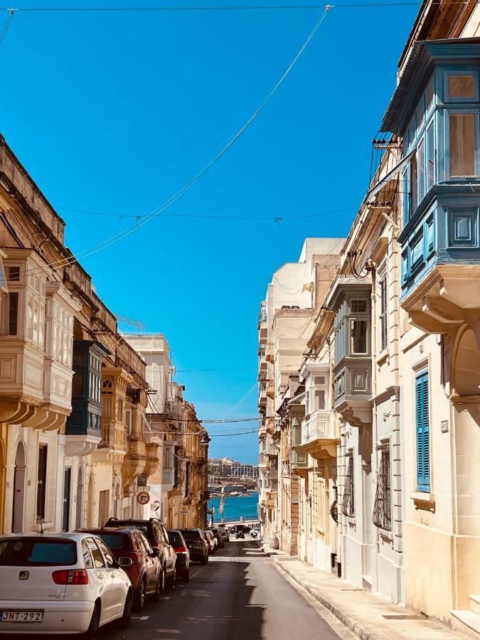 Small Room With Shared Bathroom Sliema Exterior foto