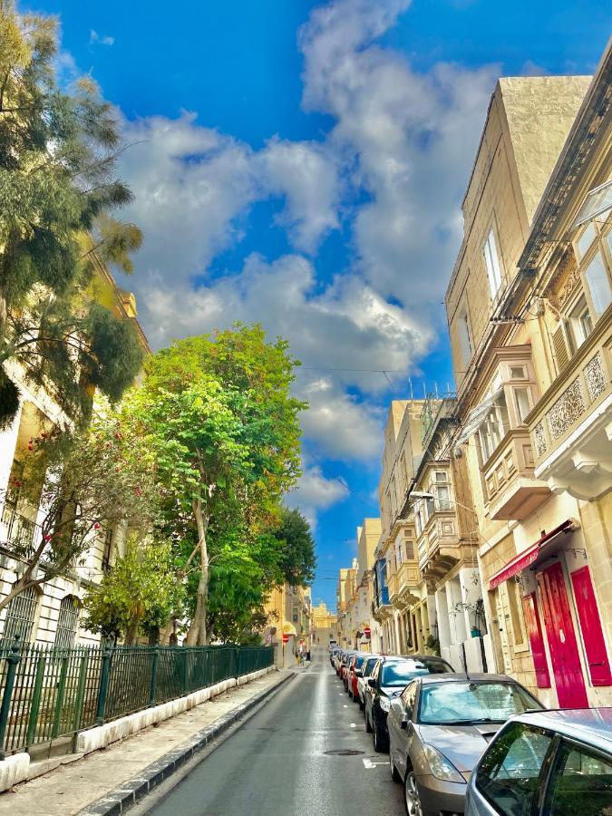 Small Room With Shared Bathroom Sliema Exterior foto